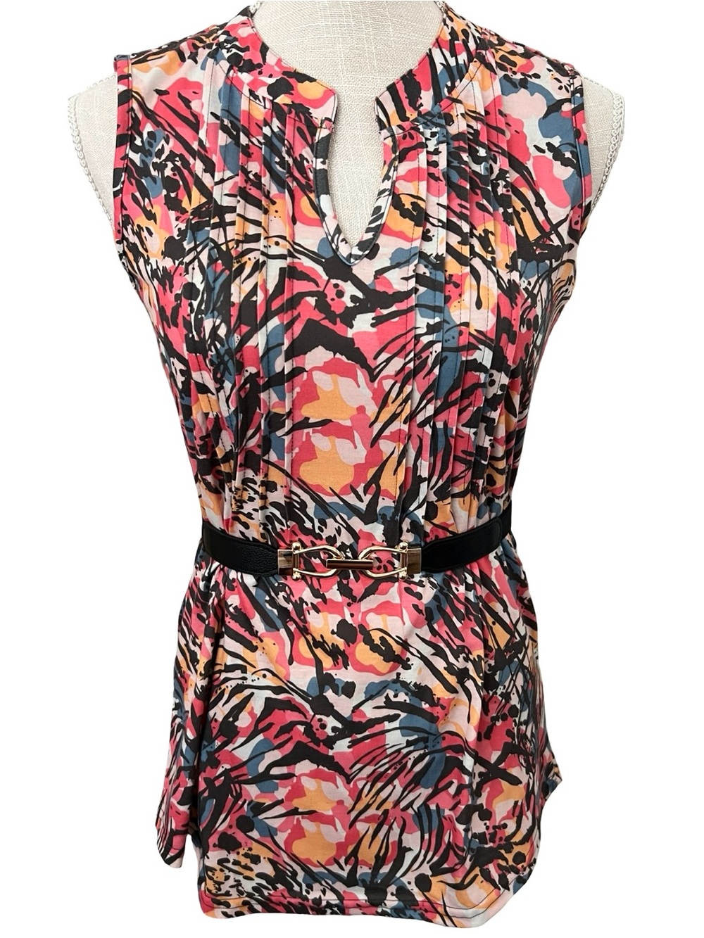 Sleeveless V-Notch Printed Camisole in Pink Multi